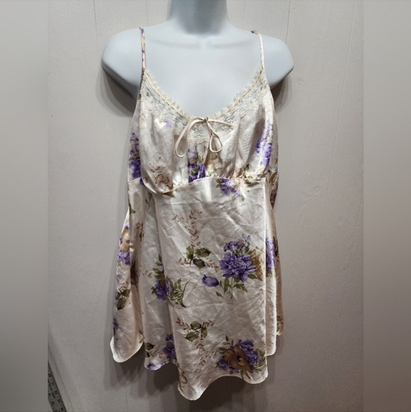 Secret Treasures‎ Chemise 1X  Silky Lace Floral Sexy Sleepwear Intimates B919 - Picture 1 of 4